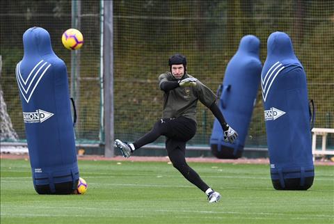 Petr Cech bình phục chấn thương và tập luyện bình thường hình ảnh