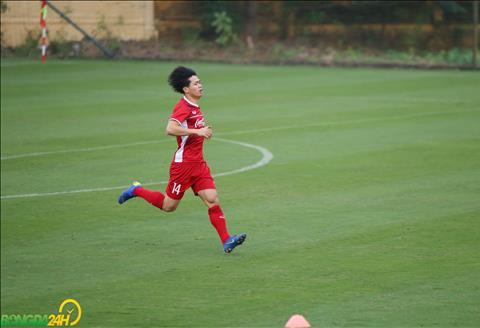 Công Phượng hóa Siêu Xay-da trong bài tập bứt tốc của ĐT Việt Nam