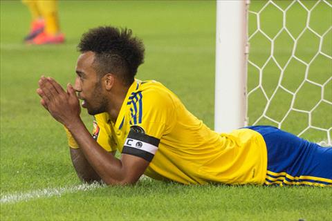 Aubameyang noi cau voi LDBD Gabon