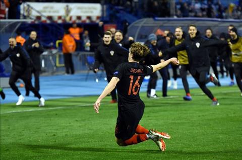 Trước nguy cơ bị loại, người Tây Ban Nha vẫn tự nhận là số 1