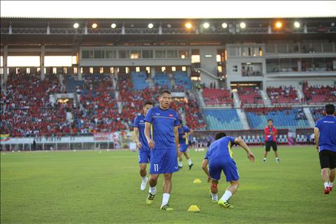 TRỰC TIẾP Myanmar 0-0 Việt Nam (H2) Văn Đức sút trúng cột dọc, Quang Hải bỏ lỡ cơ hội hình ảnh 3