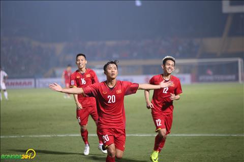 Phan Van Duc la cau thu ghi ban an dinh chien thang 3-0 cho DT Viet Nam.