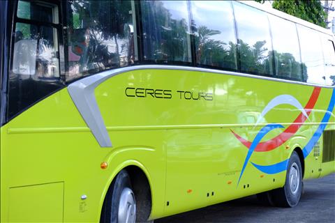 ĐT Việt Nam được chở bằng xe bus của CLB Ceres Negros hình ảnh