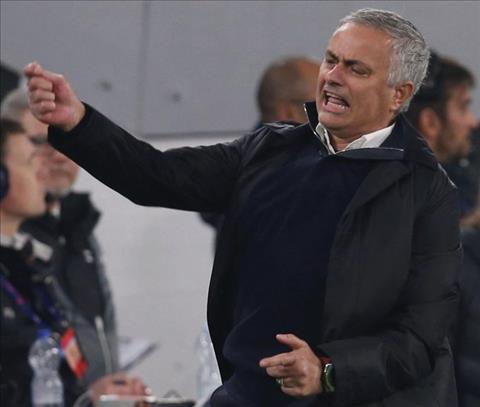 HLV Mourinho ăn mừng khiêu khích trận Juventus 1-2 MU hình ảnh