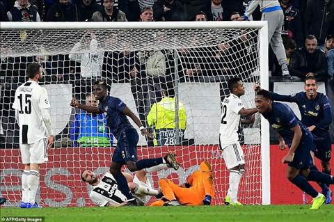 Sandro phan luoi Juventus 1-2 M.U