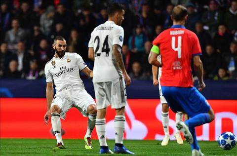 Sao Real thổ lộ về tương lai sau khi cán cột mốc khủng