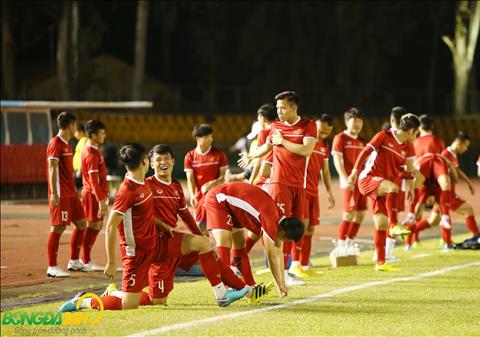 ĐT Việt Nam nhảy lò cò trong buổi tập cuối trước trận Philippines