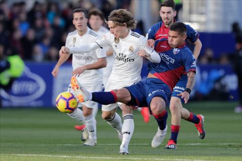 Huesca 0-1 Real Madrid Nhọc nhằn bắn hạ tân binh cuối bảng hình ảnh 2