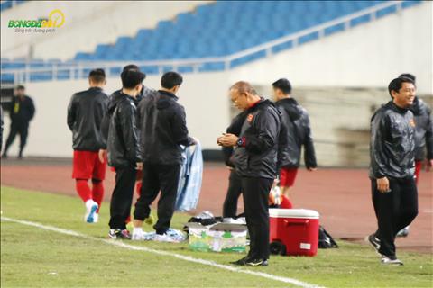 Chùm ảnh: HLV Park Hang Seo cầu nguyện trước trận chung kết lượt về AFF Cup 2018