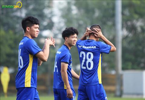 Cong Phuong kha hao hung trong buoi tap dau tien chuan bi cho Asian Cup 2019.