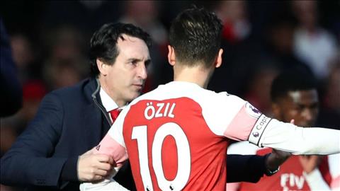 Mesut Ozil có thể bỏ lỡ trận đấu với Liverpool hình ảnh