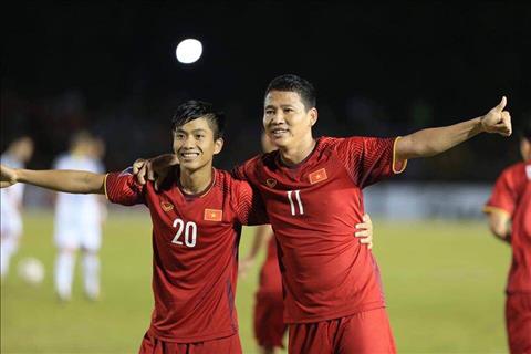Bo doi Anh Duc va Van Duc toa sang o tran Philippines 1-2 Viet Nam