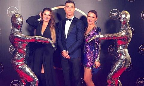 Chị gái Ronaldo ám chỉ mafia cướp Quả Bóng Vàng của em  hình ảnh