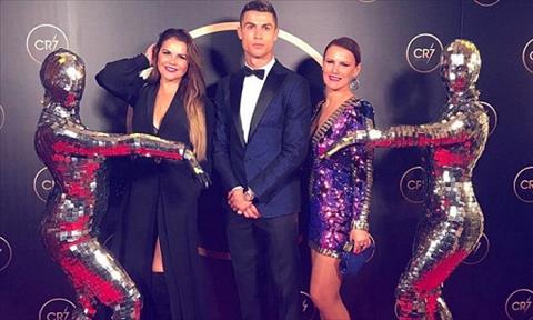 Chị gái Ronaldo ám chỉ mafia cướp Quả Bóng Vàng của em