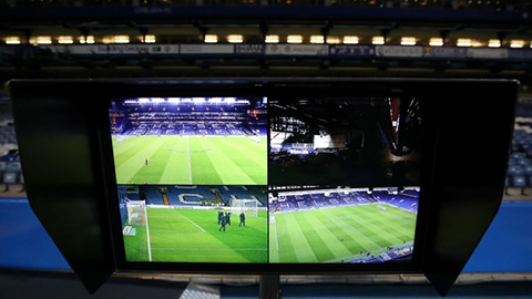 UEFA sử dụng VAR ở vòng loại trực tiếp Champions League hình ảnh