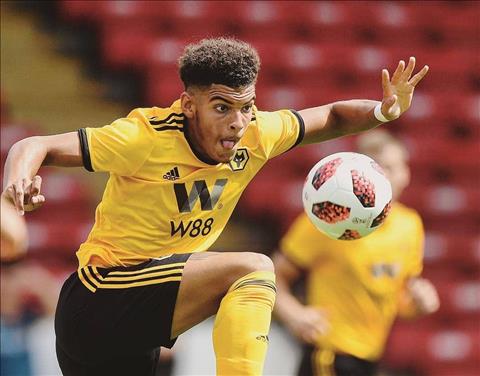 Cau thu 18 tuoi Gibbs-White choi rat chung chac