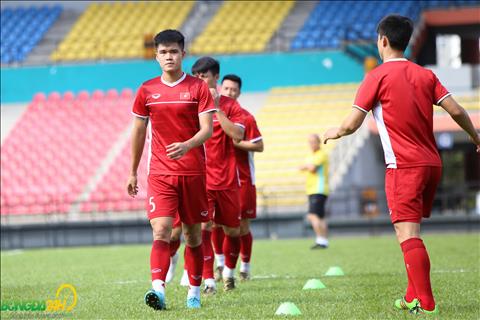 Tuyển thủ Việt Nam theo chân Đình Trọng sang Hàn Quốc phẫu thuật