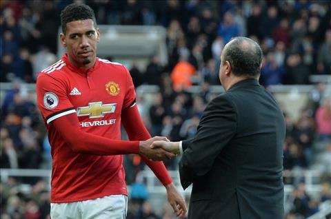 M.U chốt giá bán Smalling cho Arsenal