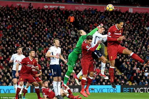 Van Dijk thừa nhận cuộc sống tại Liverpool hoàn toàn khác biệt