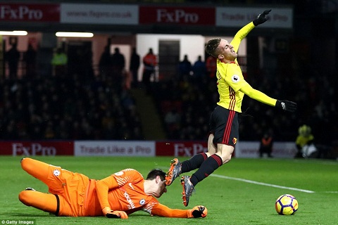 Nhận 4 bàn thua, Courtois tố cầu thủ Watford ăn vạ kiếm pen