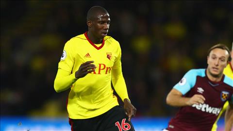 Liverpool va Arsenal muon co tien ve Abdoulaye Doucoure hinh anh