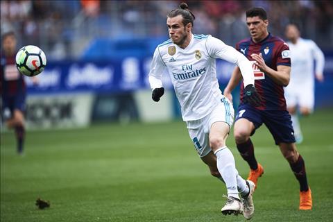 Eibar v Real Madrid Bale di bong