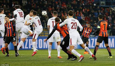 Roma vs Shakhtar Donetsk (02h45 ngay 143) Diem tua Olimpico hinh anh