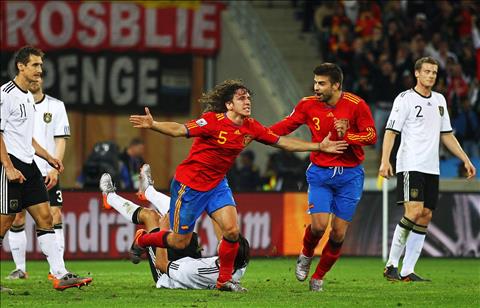 Carles Puyol Một trái tim sắt đá (P3) hình ảnh