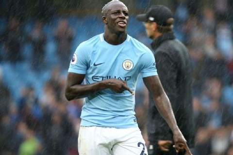 Sao Man City tự nhận mình là hậu vệ trái hay nhất thế giới