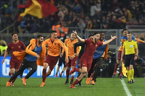 Roma ngược dòng thần thánh tại tứ kết Champions League 2017/18