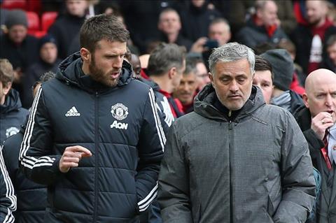 Mourinho chọn ra đội trưởng MU thay thế Carrick