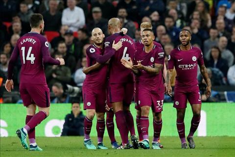 Man City co 2 ban dan truoc Tottenham