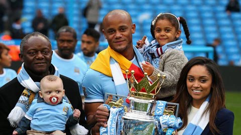 Cuộc đời trung vệ Kompany: Phía sau vinh quang là những giọt nước mắt