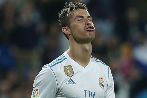 Hy sinh De Gea, Mourinho muon MU mua Cristiano Ronaldo hinh anh