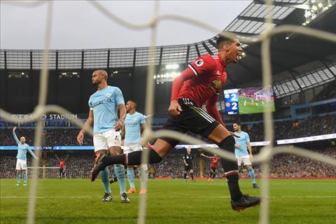 Chris Smalling: 3 điểm trước Newcastle là điều bắt buộc với MU