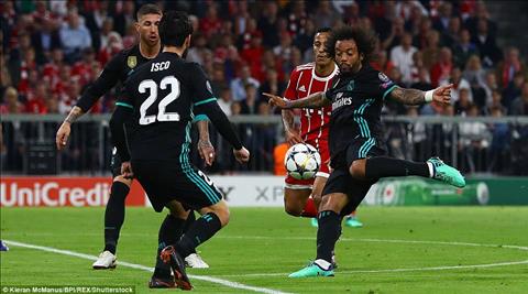 Marcelo go hoa dep mat vao cuoi hiep 1