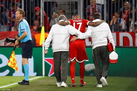 Boateng và Robben chấn thương trong trận thua Real Madrid