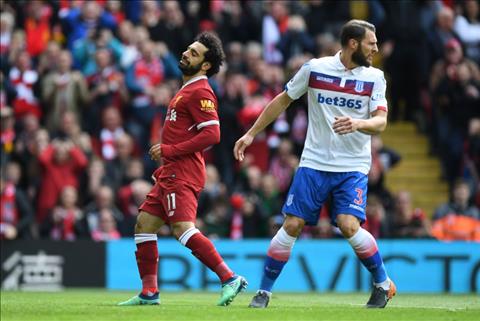 Dư âm Liverpool 0-0 Stoke: Salah đá Liverpool bay khỏi Top 4?