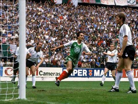 DT Algeria danh bai Tay Duc tro thanh cu soc lon tai World Cup 1982.