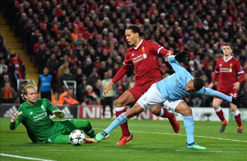 Tiền đạo Gabriel Jesus trong trận thua Liverpool