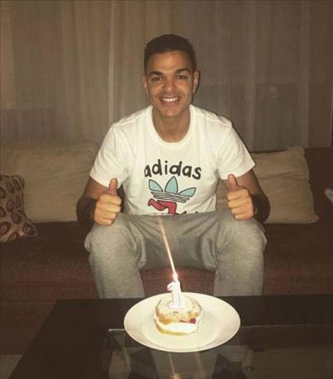 Tien ve Ben Arfa troll doi bong chu quan PSG hinh anh