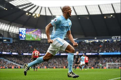 Man City muốn gia hạn hợp đồng với Vincent Kompany hình ảnh