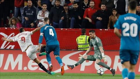 Real tham bai truoc Sevilla 4 van de cua thay tro Zidane hinh anh