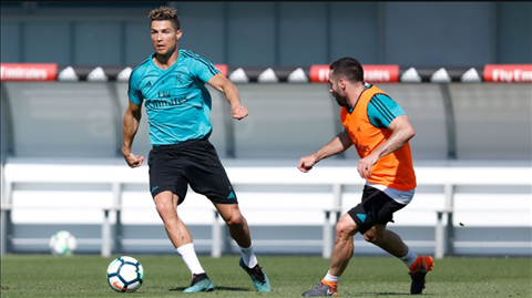 Cristiano Ronaldo chấn thương nhưng đủ sức đá chung kết C1 2018 hình ảnh