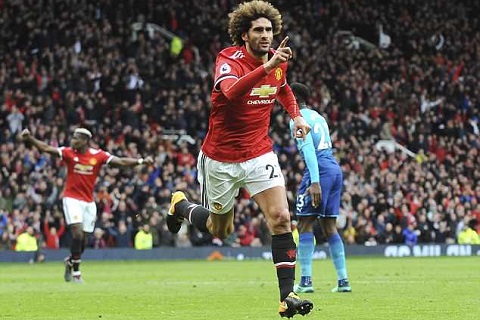 Gary Neville phát biểu về Marouane Fellaini hình ảnh