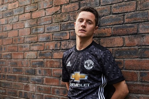 Herrera chia sẻ tương lai với Quỷ đỏ