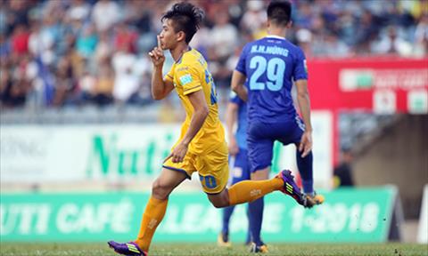 Quảng Nam 1-1 SLNA: Phan Văn Đức ghi bàn, CLB xứ Nghệ có điểm trước nhà ĐKVĐ