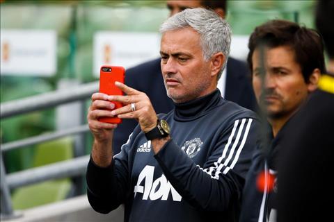 HLV Mourinho xóa tài khoản mạng xã hội vì bị nhạo báng hình ảnh