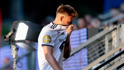 Thánh Bendtner có nguy cơ lỡ World Cup 2018