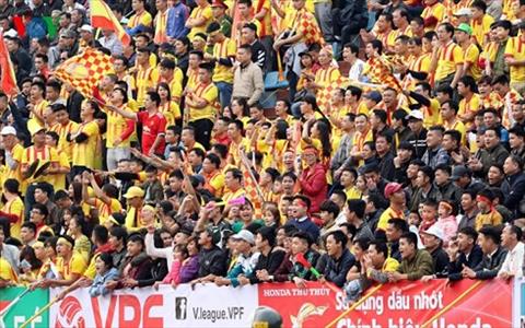 San Thien Truong lap ky luc ve luong khan gia den san o vong 1 V-League 2018.